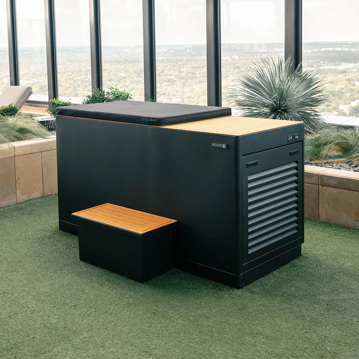 Revive Luxury Plunge | Premium Cold Therapy Tub with Built-In Ice Making Revive