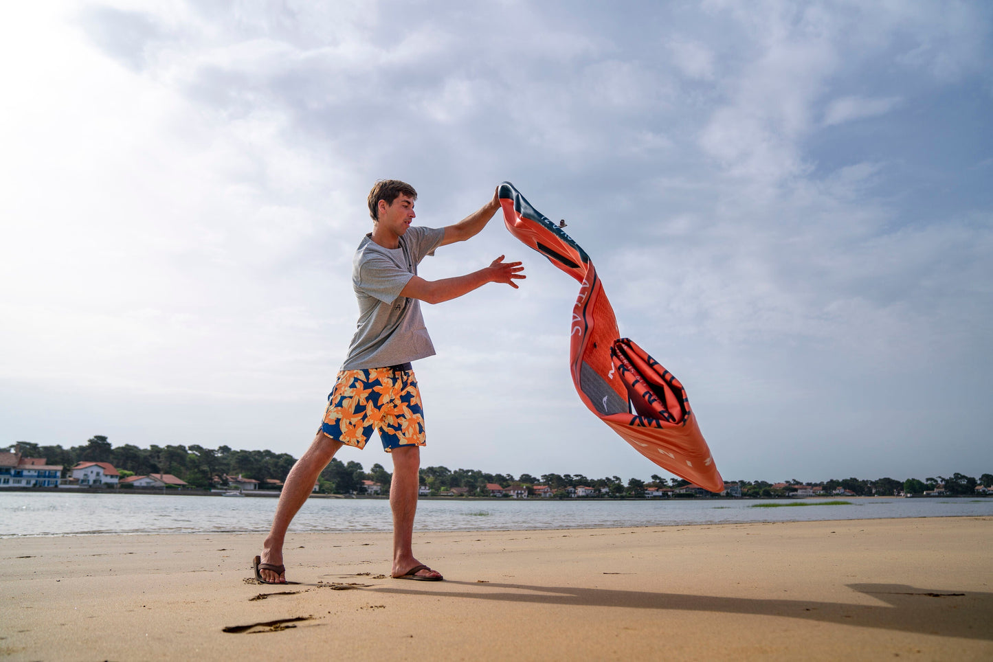 Aqua Marina Atlas (Sky Glider) – Advanced All-Around iSUP, 3.66m/15cm, with Carbon/Fiberglass Hybrid PASTEL Paddle and Coil Leash Aqua Marina