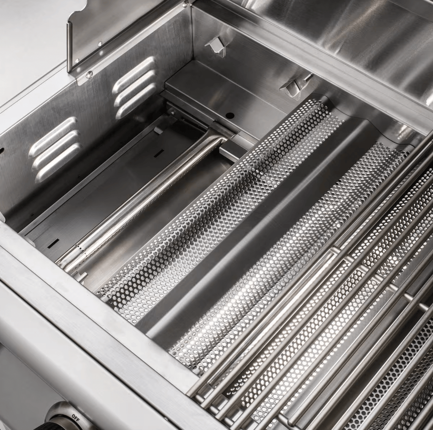 Blaze MasterChef 32" 4-Burner Natural Gas Grill Nature Escape HQ