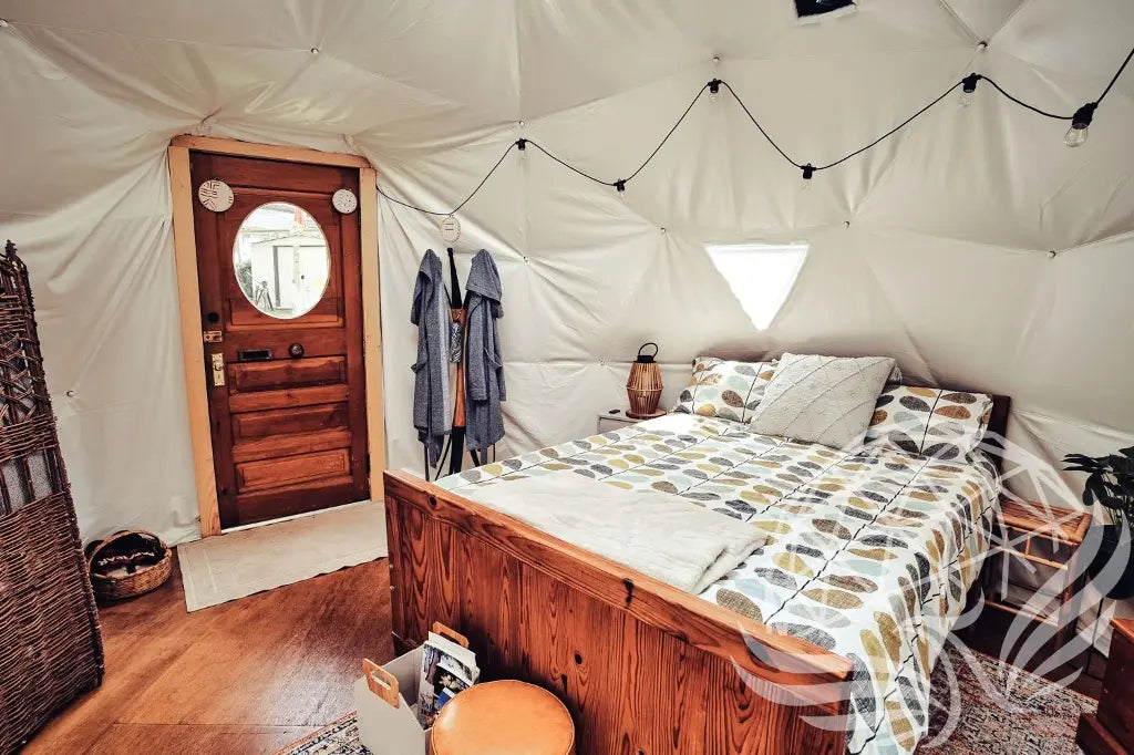 32mm (1  1/4")  frame, 3V frequency, multi-piece reflective insulation layer, washable interior oxford liner,Clear PVC panorama window with side zippers for ventilation, 2 opening triangle Glass windows, Heavy curtain on track, mini door awning Phoenyx Domes