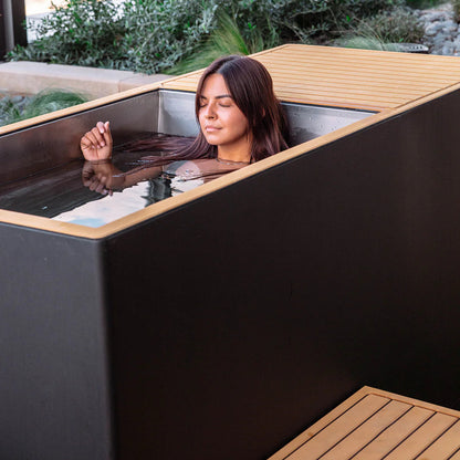 Revive Luxury Plunge | Premium Cold Therapy Tub with Built-In Ice Making Revive