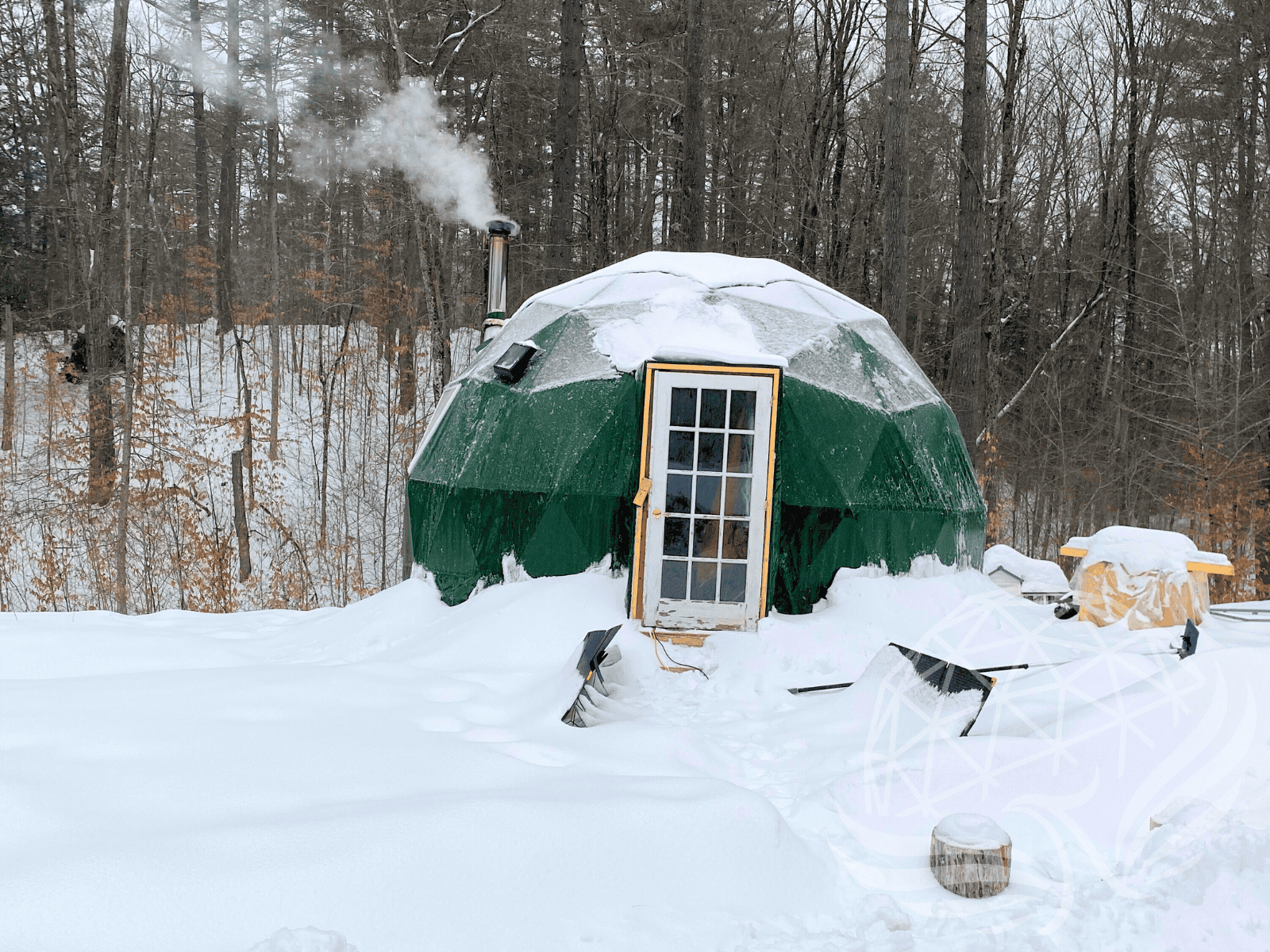 32mm (1  1/4")  frame, 3V frequency, multi-piece reflective insulation layer, washable interior oxford liner,Clear PVC panorama window with side zippers for ventilation, 2 opening triangle Glass windows, Heavy curtain on track, mini door awning Phoenyx Domes