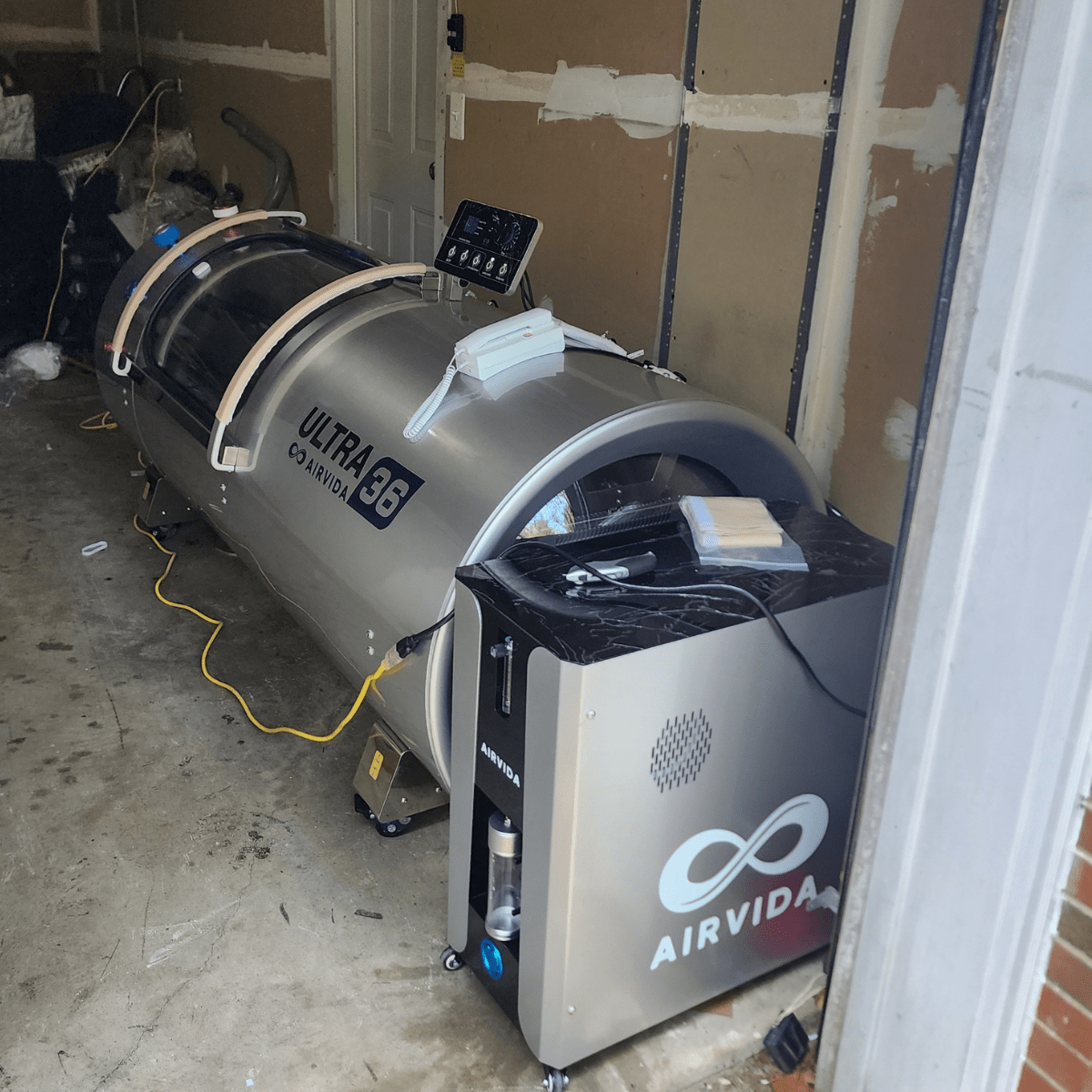 Airvida Ultra  1.3-2.0 ATA Hard Shell Lying Hyperbaric Chambers The Recovery Outlet