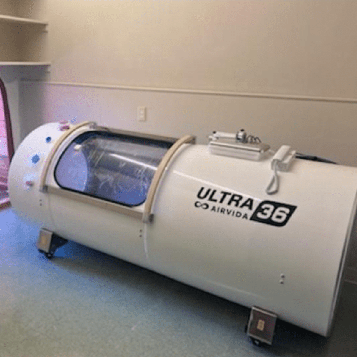 Airvida Ultra  1.3-2.0 ATA Hard Shell Lying Hyperbaric Chambers The Recovery Outlet